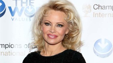 Pamela-Anderson-make-up-t